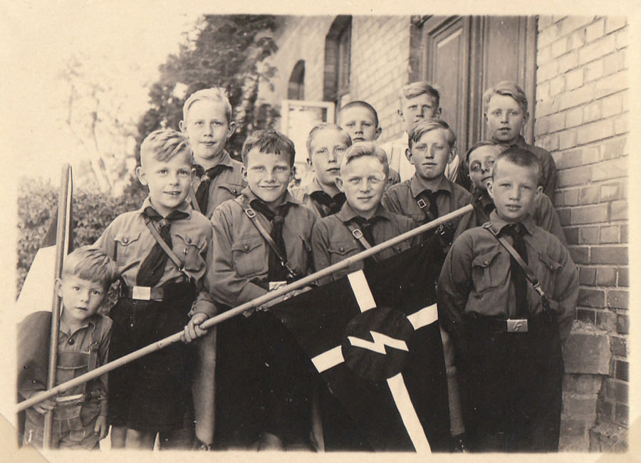 Die Hitlerjugend Eggeberg traf sich zu Geländespielen. Foto: Leihgabe von Erwin Ellerbrake Die Hitlerjugend Eggeberg traf sich zu Geländespielen. Foto: Leihgabe von Erwin Ellerbrake